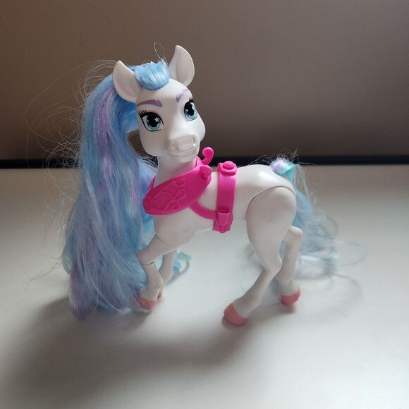 Wild Manes White Horse - Picture 1 of 8